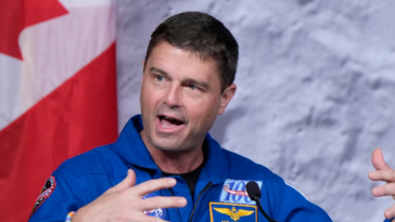 watch-—-artemis-ii-astronaut-‘broke-down’-at-sight-of-chaplain’s-cross-after-return-to-earth