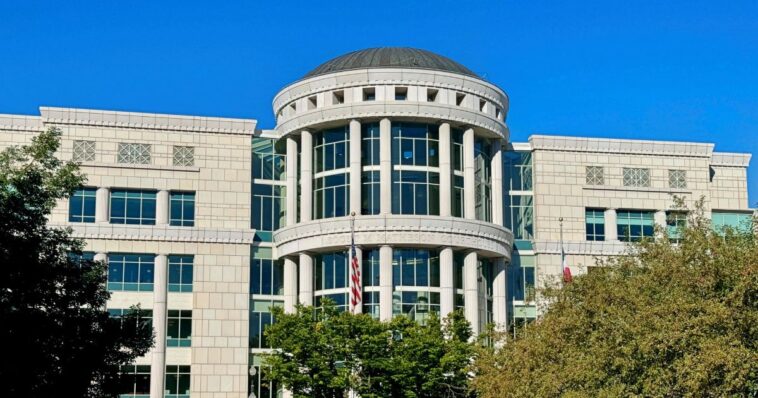 state-supreme-court-justice-under-investigation-for-allegedly-having-affair-with-attorney-who-was-fighting-gop-redistricting