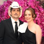 kimberly-williams-paisley-says-brad-paisley-‘stalked’-her-after-watching-her-in-‘father-of-the-bride’