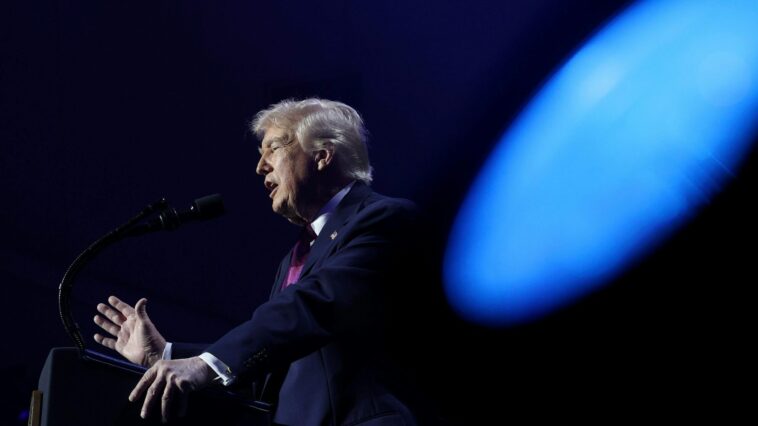 trump-stokes-ufo-frenzy-with-new-promise