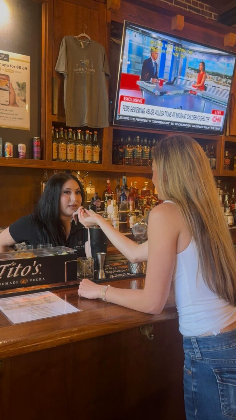 servers-and-bartenders-don’t-know-why-their-refunds-are-bigger-this-year