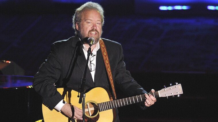 country-music-icon-don-schlitz,-who-wrote-kenny-rogers’-hit-‘the-gambler,’-dead-at-73