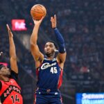 east-playoffs:-donovan-mitchell-and-the-cavs-cruise-past-raptors