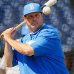 ucla-baseball-rallies-to-beat-minnesota,-extend-record-big-ten-streak