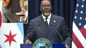 chicago-mayor-links-restaurant-industry-to-‘slavery’-as-tipped-wage-fight-intensifies