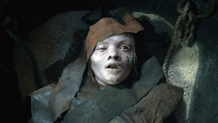 ‘lee-cronin’s-the-mummy’-review:-a-gruesome-reimagining-of-classic-hollywood-monster