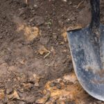 homeowner-uses-shovel-to-defend-his-pregnant-wife-and-child-from-would-be-intruder