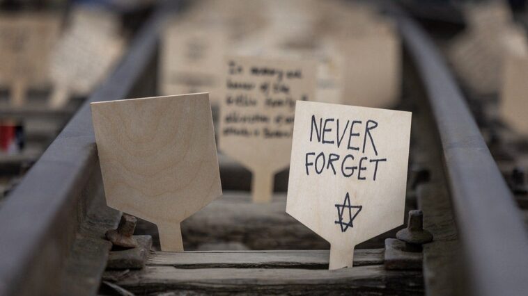 survey-finds-nearly-one-third-of-long-island-residents-say-jews-should-‘move-on’-from-the-holocaust