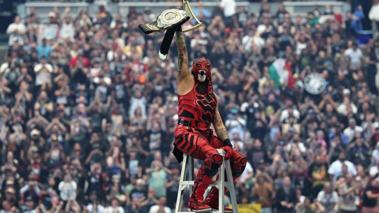 penta-hangs-on-to-intercontinental-championship-in-exhilarating-ladder-match-at-wrestlemania-42
