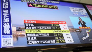 massive-7.5-magnitude-earthquake-hits-off-japanese-coast,-tsunami-alert-issued