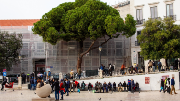 illegal-moroccan-migrants-are-hiding-and-abandoning-parks-and-plazas-across-madrid-and-other-major-spanish-cities