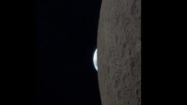 artemis-ii-commander-shares-incredible-iphone-footage-of-earth-disappearing-behind-the-moon-(video)