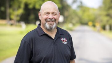 democratic-candidate-apologizes-for-past-pro-police,-pro-gun-posts-in-key-battleground-race