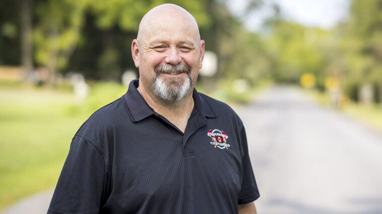 democratic-candidate-apologizes-for-past-pro-police,-pro-gun-posts-in-key-battleground-race