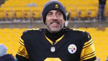 aaron-rodgers-is-training-but-steelers-voluntary-minicamp-without-certainty-about-qb