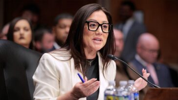 labor-secretary-lori-chavez-deremer-exits-trump-admin;-keith-sonderling-named-acting-head