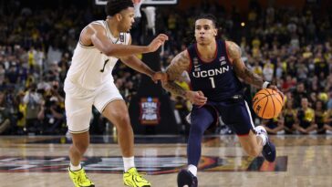 solo-ball-to-miss-all-of-next-season-in-major-uconn-injury-blow