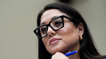 labor-secretary-lori-chavez-deremer-latest-trump-cabinet-official-to-exit