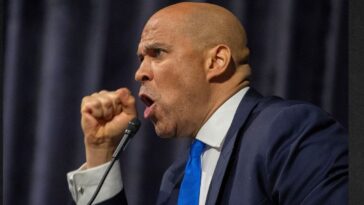 cory-booker-calls-for-‘foot-soldiers’-to-take-to-the-streets-to-‘stand-up’-against-‘darkness’-in-bizarre-rant
