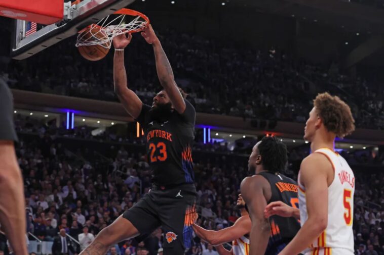 knicks’-mitchell-robinson-makes-impact-on-both-ends-as-hawks-don’t-employ-fouling-tactics