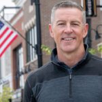 dem-hopeful-who-co-founded-joe-rogan’s-favorite-jeans-under-fire-for-‘made-in-america’-claim