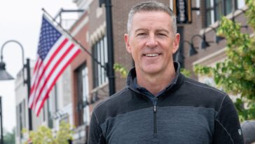 dem-hopeful-who-co-founded-joe-rogan’s-favorite-jeans-under-fire-for-‘made-in-america’-claim