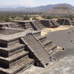 gunman-opens-fire-from-top-of-teotihuacan-pyramid-in-mexico-—-one-tourist-killed,-dozens-injured-in-shocking-attack