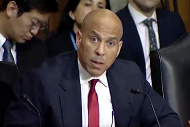 cory-booker-calls-for-‘foot-soldiers’-to-take-to-the-streets-to-‘stand-up’-against-‘darkness’-in-bizarre-rant