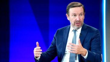 ‘traitor’-dem-senator-ripped-after-one-word-reaction-appears-to-cheer-on-iran