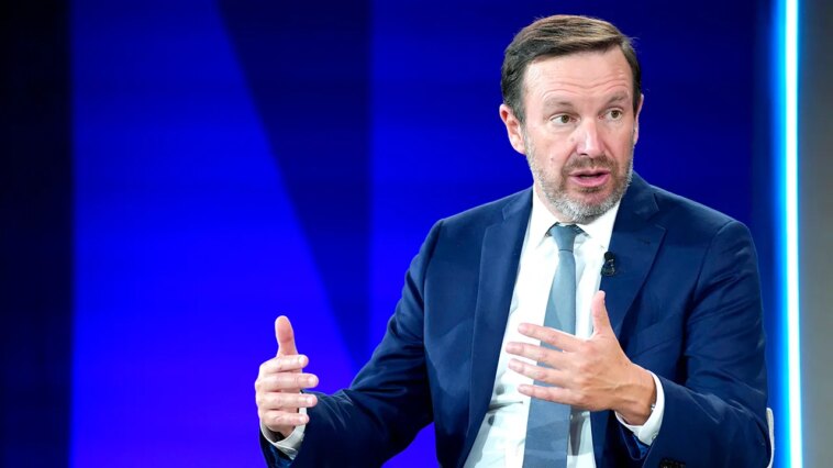 ‘traitor’-dem-senator-ripped-after-one-word-reaction-appears-to-cheer-on-iran