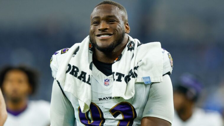 sources:-madubuike-has-neck-surgery,-may-return