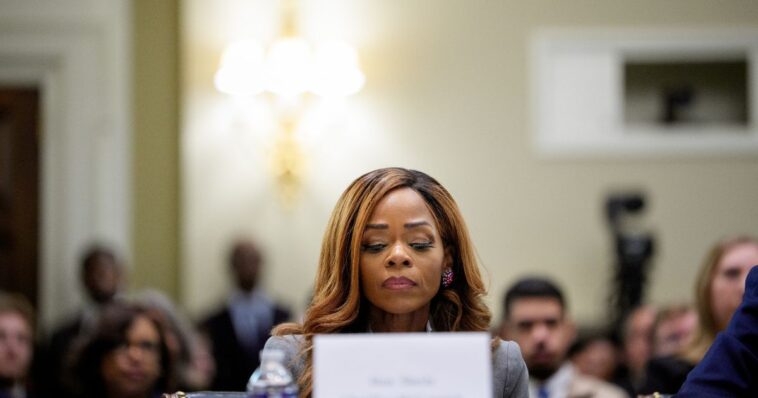 house-democrats-set-to-‘abandon’-colleague,-leaving-her-vulnerable-to-expulsion:-report