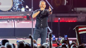 bruce-springsteen-trashed-by-home-state-paper-over-expensive-anti-trump-concerts