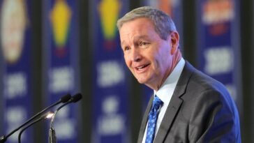 kentucky-governor-blasts-decision-making-at-uk