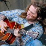 billy-strings-broke-his-leg-skateboarding-backstage-and-heard-it-‘snap-over-the-screaming-crowd’