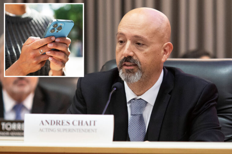 lausd-takes-drastic-measure-to-limit-student-screen-time