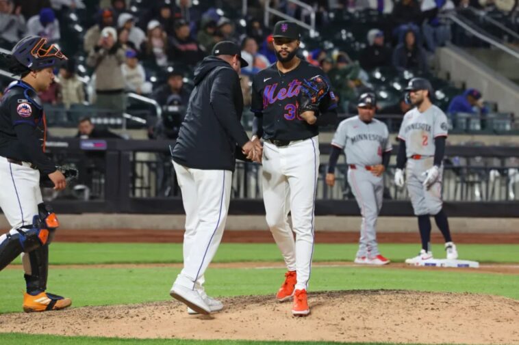 mets’-devin-williams-showered-with-boos-after-latest-mets-implosion