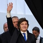 watch:-argentina’s-milei-center-stage-singing-at-celebration-of-israel