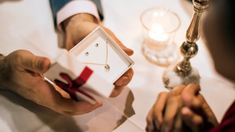 with-clarity-mother’s-day-sale:-save-up-to-30%-on-lab-grown-diamond-gifts