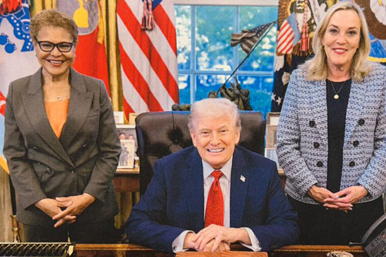 mayor-karen-bass-all-smiles-as-she-poses-for-white-house-pic-with-president-trump
