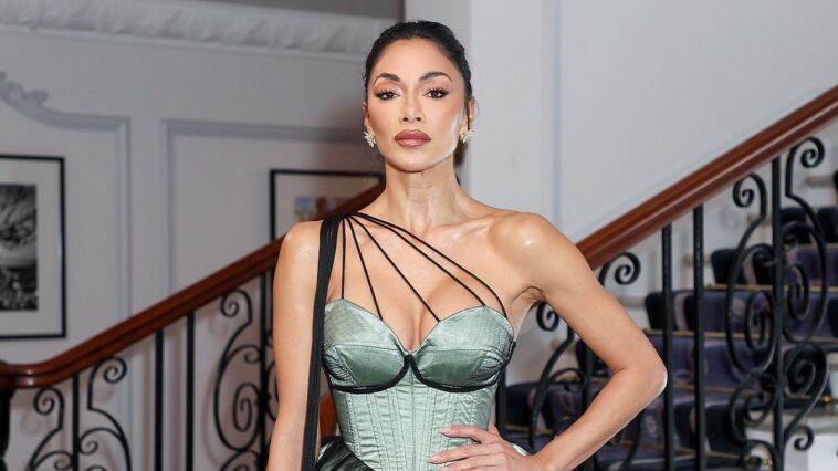 nicole-scherzinger-marks-earth-day-in-zebra-print-bikini-with-hawaiian-heritage-message