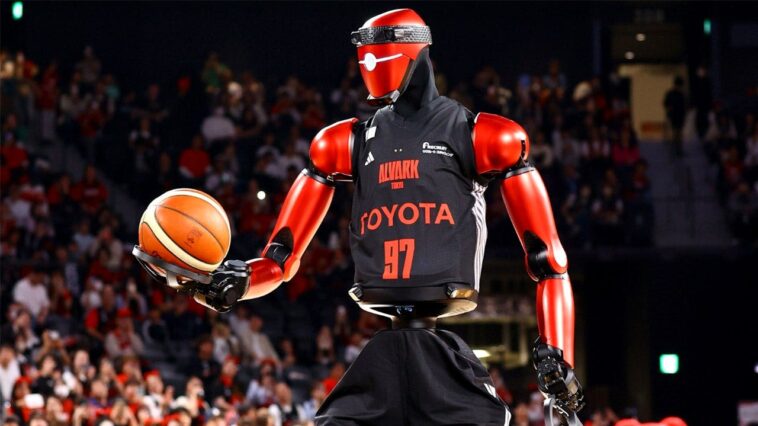 toyota’s-cue7-robot-shoots-hoops-using-ai