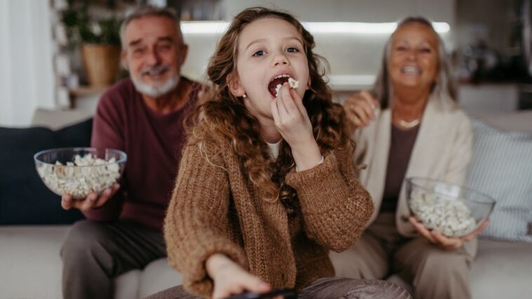 this-small-habit-is-spreading-fast,-and-it’s-changing-how-we-follow-stories