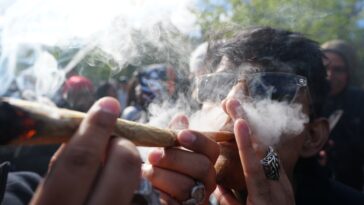 trump-admin-rewrites-the-rulebook-on-weed-with-reclassification-—-making-research-and-banking-much-easier