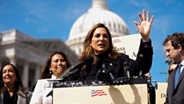 rep.-salazar-boasts:-‘dignidad’-amnesty-bill-awards-‘cheap-labor’-to-every-business-sector