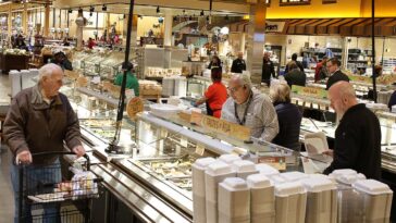 supermarket-hot-food-bars-boom-as-americans-seek-cheap,-easy-meals:-here-are-the-top-3