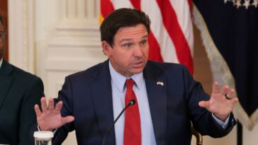ron-desantis-accepts-hakeem-jeffries’-challenge,-prepares-to-fight-back-against-democrats’-virginia-power-grab