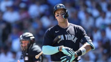 yankees-announcer-says-team-should-win-a-world-series-before-breaking-longstanding-jersey-tradition