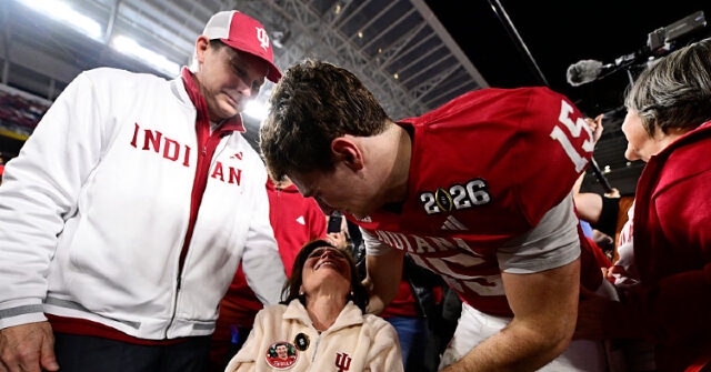 fernando-mendoza-is-skipping-nfl-draft-to-be-with-his-mom,-who-has-ms