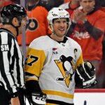 sidney-crosby-reacts-to-the-first-embellishment-penalty-of-his-21-year-career